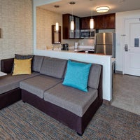 รูปภาพถ่ายที่ Residence Inn by Marriott Kansas City Downtown/Convention Center โดย Yext Y. เมื่อ 5/7/2020