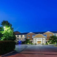 Foto diambil di Best Western Plus Georgetown Corporate Center Hotel oleh Yext Y. pada 9/23/2018