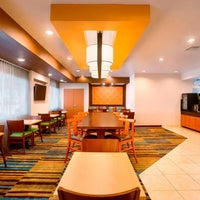 Снимок сделан в Fairfield Inn &amp;amp; Suites Houston I-10 West/Energy Corridor пользователем Yext Y. 5/1/2020