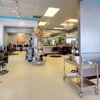 Photo taken at Donna Pascoe Salon by Yext Y. on 8/22/2016