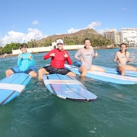 Foto scattata a Kai Sallas&amp;#39; Pro Surf School Hawaii da Yext Y. il 10/2/2018