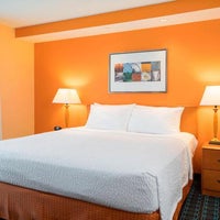 Foto scattata a Fairfield Inn &amp; Suites by Marriott State College da Yext Y. il 5/5/2020
