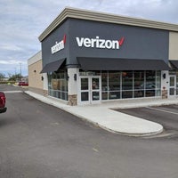 Photo taken at Verizon Authorized Retailer - TCC by Yext Y. on 1/4/2019