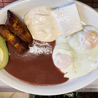 Photo taken at Mi Pueblo Restaurant y Pupuseria by Yext Y. on 2/21/2020