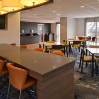 Foto diambil di Fairfield Inn &amp;amp; Suites Cedar Rapids oleh Yext Y. pada 3/9/2020