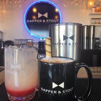 รูปภาพถ่ายที่ Dapper &amp;amp; Stout Coffee Company โดย Yext Y. เมื่อ 4/12/2018