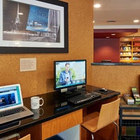 Foto diambil di TownePlace Suites by Marriott oleh Yext Y. pada 5/10/2020