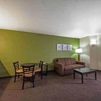 Foto diambil di Sleep Inn &amp;amp; Suites Central/I-44 oleh Yext Y. pada 9/22/2020