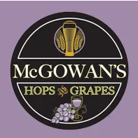 รูปภาพถ่ายที่ McGowan&amp;#39;s Hops and Grapes โดย Yext Y. เมื่อ 8/17/2020