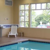 Holiday Inn Express Suites Chicago Algonquin 2595 Bunker -