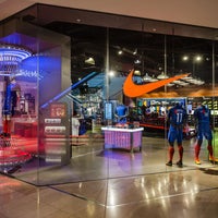 Nike Store - 15 Parvis De La Defense, Les Quatres Temps - Niveau Zero