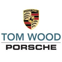 รูปภาพถ่ายที่ Tom Wood Porsche โดย Yext Y. เมื่อ 8/8/2017
