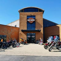Foto tirada no(a) Powder Keg Harley-Davidson por Yext Y. em 3/15/2019