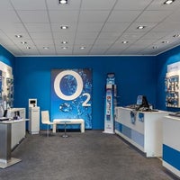 Photo taken at o2 Partner Shop Berlin 59 by Yext Y. on 5/23/2018