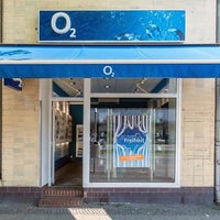 Photo taken at o2 Partner Shop Berlin 22 by Yext Y. on 5/23/2018