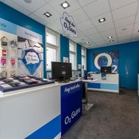 Photo taken at o2 Partner Shop Berlin 52 by Yext Y. on 5/23/2018
