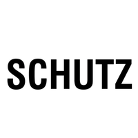 Photo prise au Schutz Shoes par Yext Y. le1/25/2018