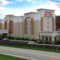 Foto diambil di Hampton Inn &amp;amp; Suites Pittsburgh-Meadow Lands oleh Yext Y. pada 2/10/2021