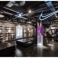 nike store citadium