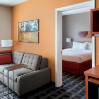 Photo prise au TownePlace Suites by Marriott Chicago Lombard par Yext Y. le5/5/2020
