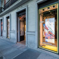 Nike Store Serrano - Madrid에서 스포츠 용품점일