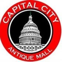 รูปภาพถ่ายที่ Capital City Antique Mall โดย Yext Y. เมื่อ 2/9/2017