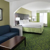 Снимок сделан в Holiday Inn Express &amp; Suites Stroudsburg-Poconos пользователем Yext Y. 2/28/2020