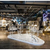 Catena voorkomen Schilderen Nike Store - Les Halles - 3 tips from 848 visitors