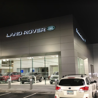 Foto tirada no(a) Parts Department At Land Rover Downtown por Yext Y. em 1/26/2018