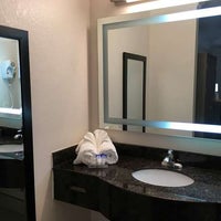 Photo taken at Americas Best Value Inn Mountain View by Yext Y. on 11/26/2017