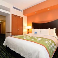 Foto diambil di Fairfield Inn &amp; Suites Santa Cruz - Capitola oleh Yext Y. pada 5/8/2020