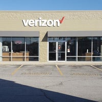 Photo taken at Verizon Authorized Retailer, TCC by Yext Y. on 1/4/2019