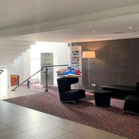 Photo taken at Holiday Inn Lille - Ouest Englos by Yext Y. on 2/27/2020