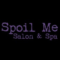 Photo prise au Spoil Me Hair Salon and Spa par Yext Y. le11/29/2017