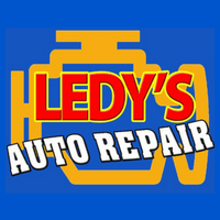 Photo prise au Ledy&amp;#39;s Auto Repair par Yext Y. le12/26/2018