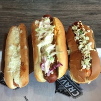 6/2/2019 tarihinde Yext Y.ziyaretçi tarafından Crave Hot Dogs and Barbecue'de çekilen fotoğraf