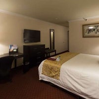 Foto scattata a Best Western Plus South Bay Hotel da Yext Y. il 11/26/2017