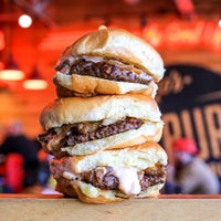 Photo taken at Zo&amp;#39;s Good Burger by Yext Y. on 1/10/2019