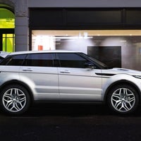 Photo taken at Jaguar / Land Rover by Yext Y. on 10/8/2016