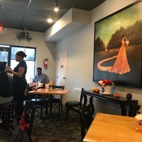 12/9/2017 tarihinde Dez R.ziyaretçi tarafından Shugga Hi Bakery and Cafe, Inc.'de çekilen fotoğraf