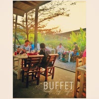 Photo taken at Cometo  BBQ&amp;amp;Beer Garden by Nicky S. on 1/20/2013