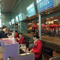 Photo taken at Cathay Pacific Airways (CX) Check-In Counter by Creig on 12/20/2015