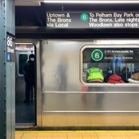 Photo taken at MTA Subway - 86th St (4/5/6) by Matthew on 12/24/2021