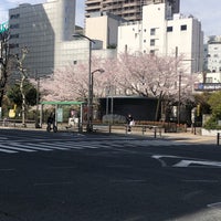 Photo taken at 神宮通公園 by HAJIME S. on 3/27/2022
