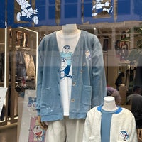 Photo taken at Design Tshirts Store graniph by HAJIME S. on 10/16/2022