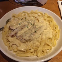 Photo taken at Olive Garden by Miriam H. on 11/24/2015