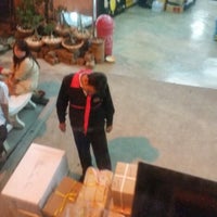 รูปภาพถ่ายที่ จุดจอดรถ บขส. เพชรบุรี โดย Vas K. เมื่อ 12/28/2014