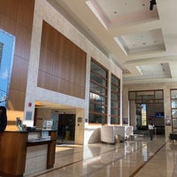 Foto diambil di Atlanta Marriott Buckhead Hotel &amp;amp; Conference Center oleh J C. pada 11/1/2022