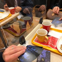 Photo taken at Mister Donut by てーけー on 12/30/2021