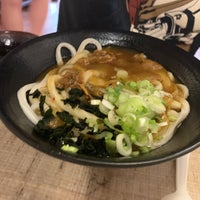 Photo taken at U:DON Fresh Japanese Noodle Station by Plaa 普. on 6/25/2021